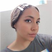 Profesora imparte clases de biología y español